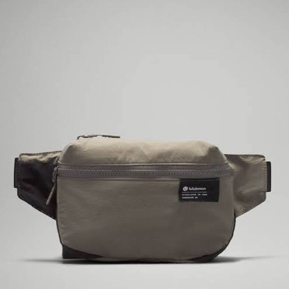 NWT Lululemon | Clean Lines Belt Bag 2L | Green Sage